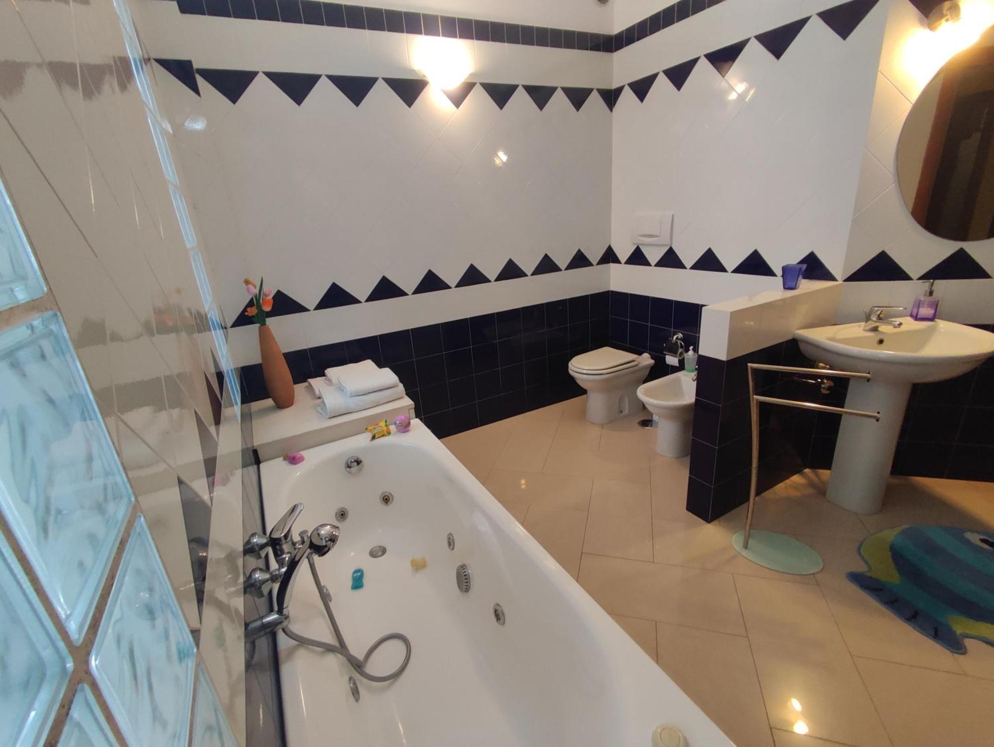 Residenza Del Sole Bed & Breakfast Surbo Ngoại thất bức ảnh