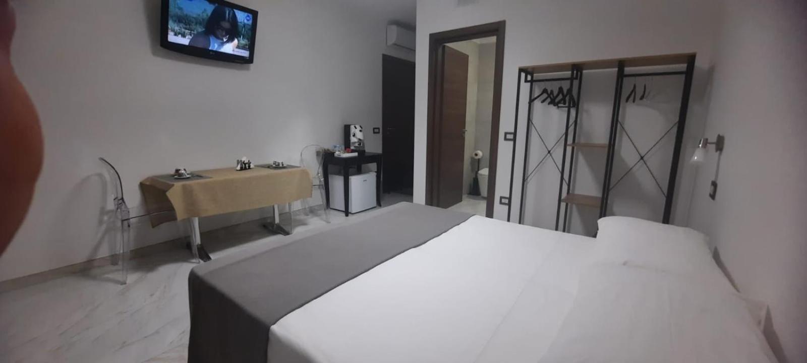 Residenza Del Sole Bed & Breakfast Surbo Ngoại thất bức ảnh