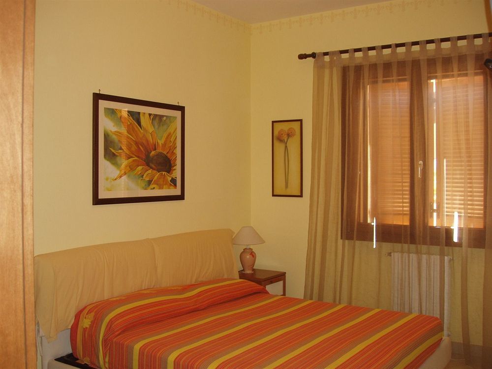 Residenza Del Sole Bed & Breakfast Surbo Ngoại thất bức ảnh